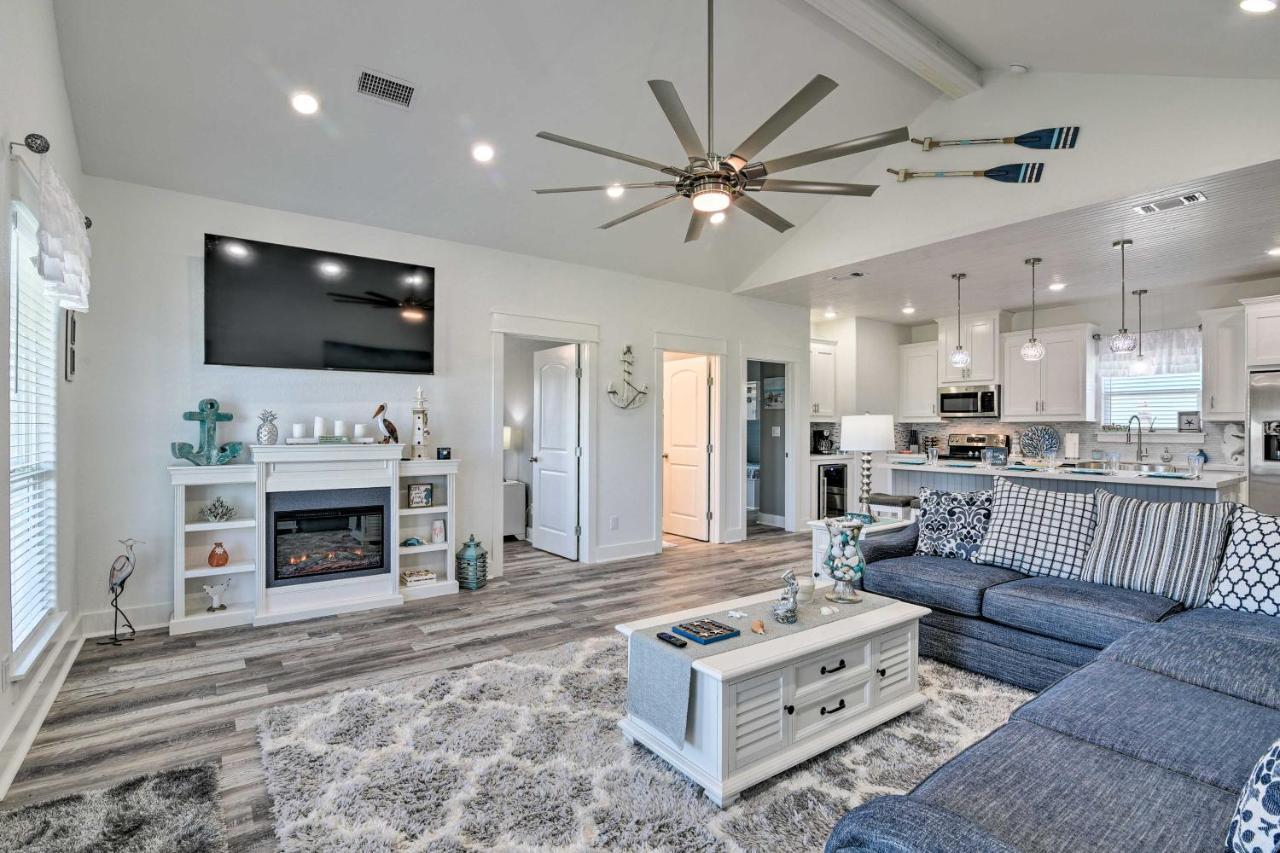 Bolivar Peninsula Beach House, Steps To Coast מראה חיצוני תמונה